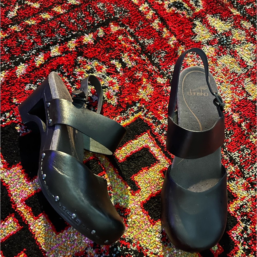 DANSKO Black Leather Clogs sz 40 or 9 excellent condition